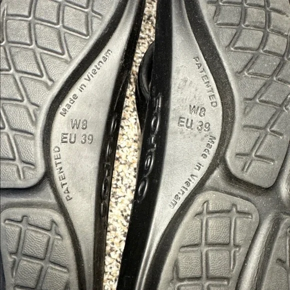 OOFOS OOlala recovery sandal black patent, 8 - Picture 8 of 10